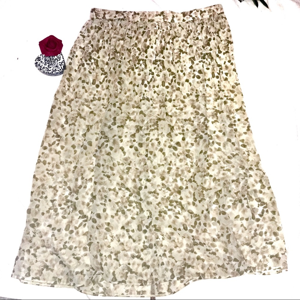 4/$10🌞 Vintage Floral Maxi Skirt